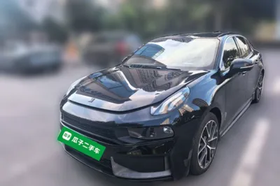 Lynk & Co 03