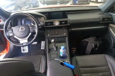Lexus RC