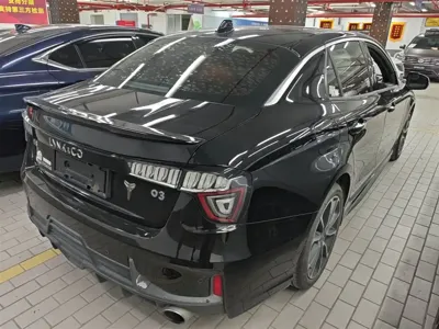 Lynk & Co 03