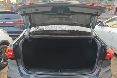 Roewe i5