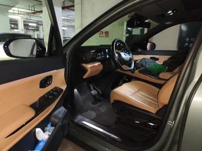 Nio ES8