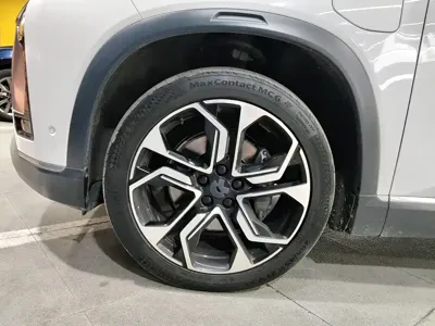 Nio ES8