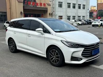 BYD MAX