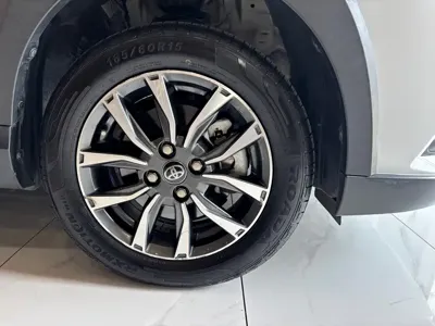 Toyota Yaris L