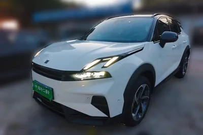 Lynk & Co 06