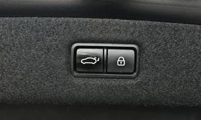 Genesis EQ900
