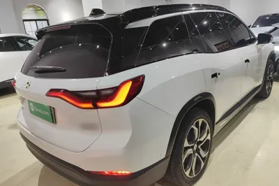 Nio ES8