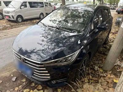 BYD MAX