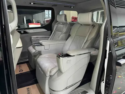 Volvo EM90