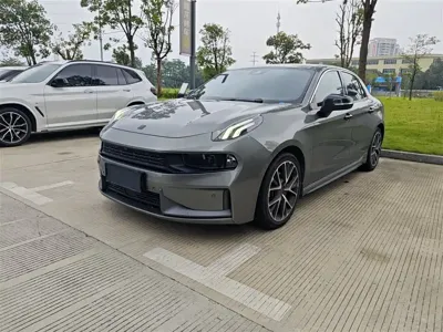 Lynk & Co 03