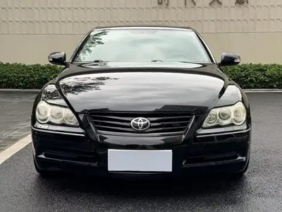Toyota Reiz