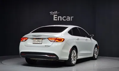 Chrysler 200