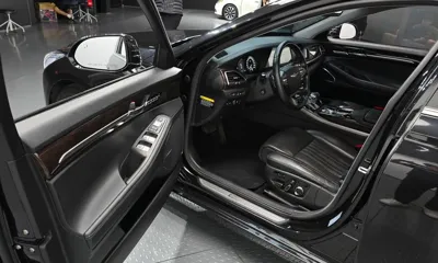 Genesis EQ900