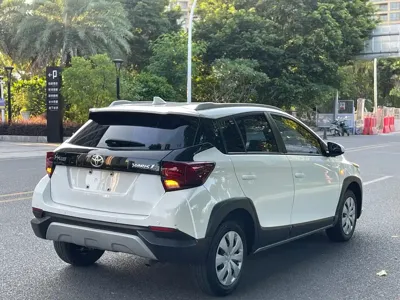 Toyota Yaris L