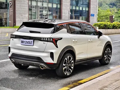 Lynk & Co 06
