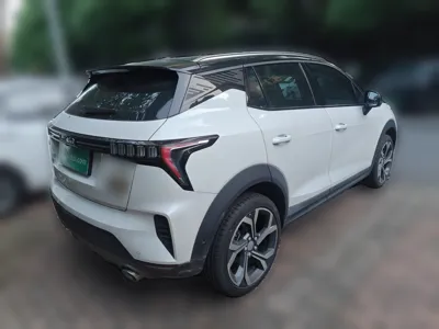 Lynk & Co 06