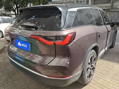 Nio ES8