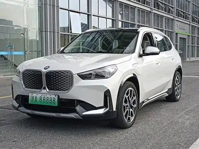 BMW iX1