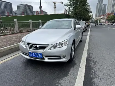 Toyota Reiz