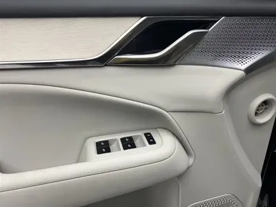 Volvo EM90