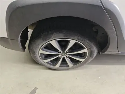 Toyota Yaris L