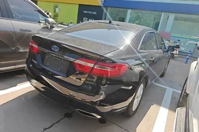 Ford Taurus