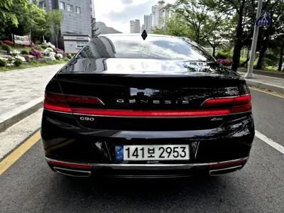 Genesis G90