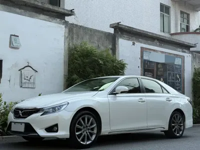 Toyota Reiz
