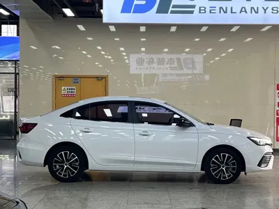 Roewe i5