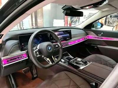 BMW i7