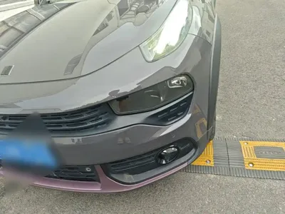 Lynk & Co 02