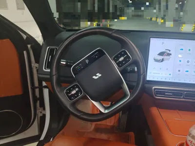 Li Auto L6