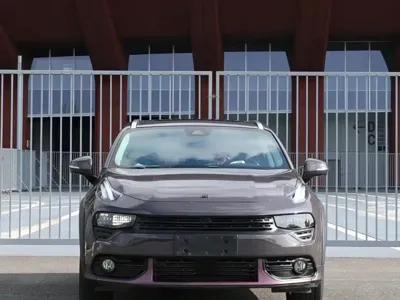 Lynk & Co 02