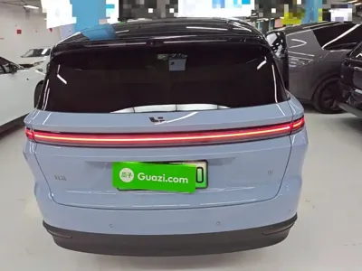 Li Auto 理想i8