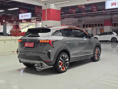 Lynk & Co 06