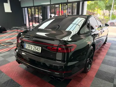 Audi S8