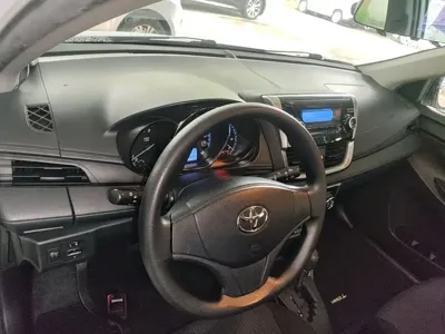 Toyota Yaris L