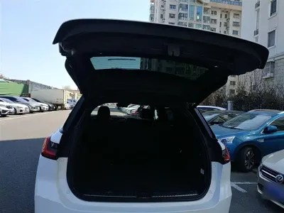 Nio ES8