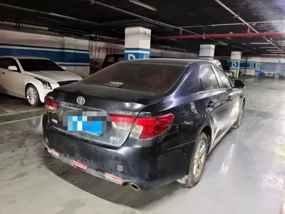 Toyota Reiz