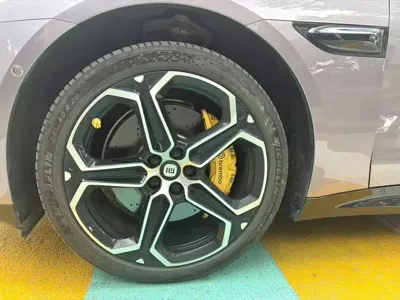 Xiaomi SU7