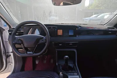 Roewe i5