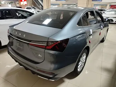 Roewe i5