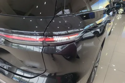 Nio ES8