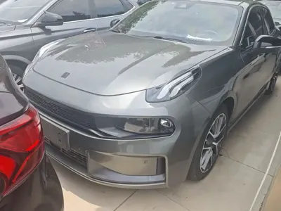 Lynk & Co 03