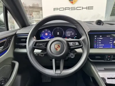 Porsche Macan EV