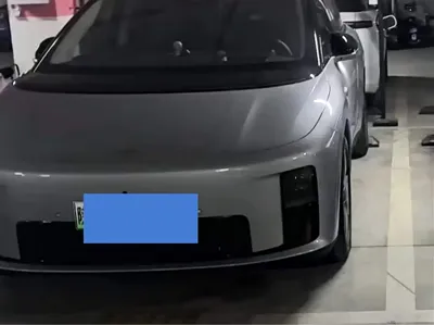 Li Auto 理想i8