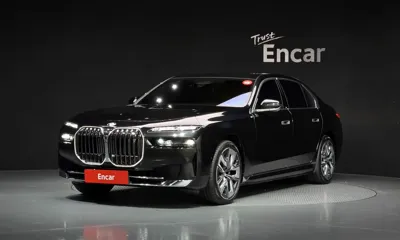 BMW i7