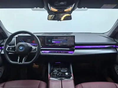 BMW i5
