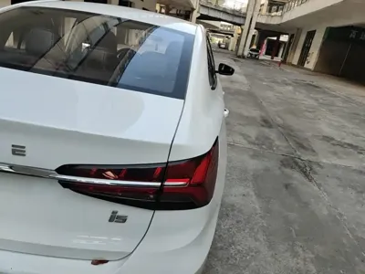 Roewe i5