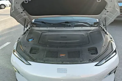 Geely Galaxy E8